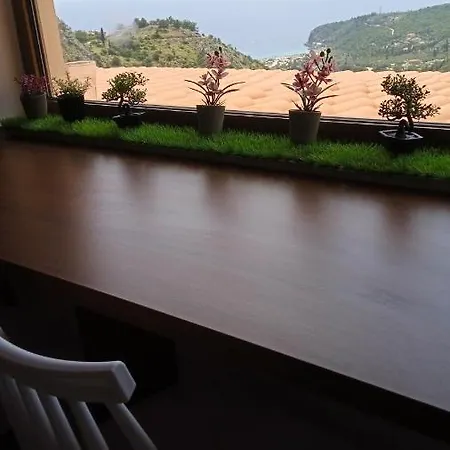 Tolis Apartment Himare