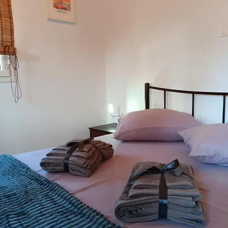 Apartment Tolis *