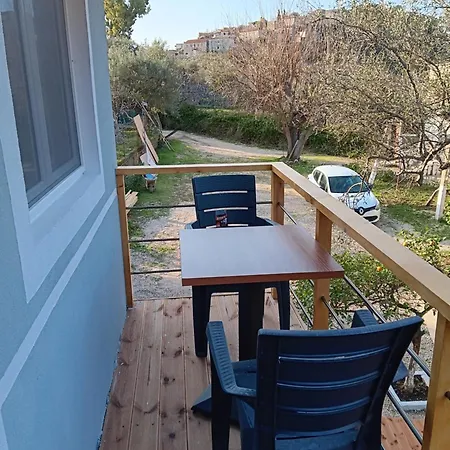 Tolis Apartment Himare