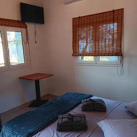 Tolis Apartment Himare
