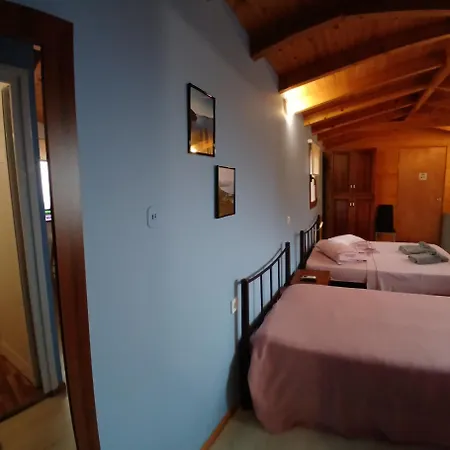 Tolis Apartment Himare