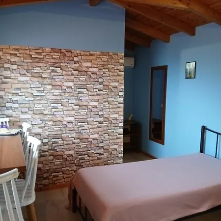 Tolis Apartment