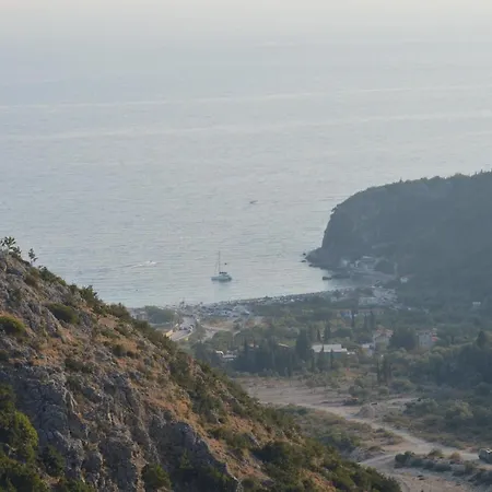 Διαμέρισμα Tolis *